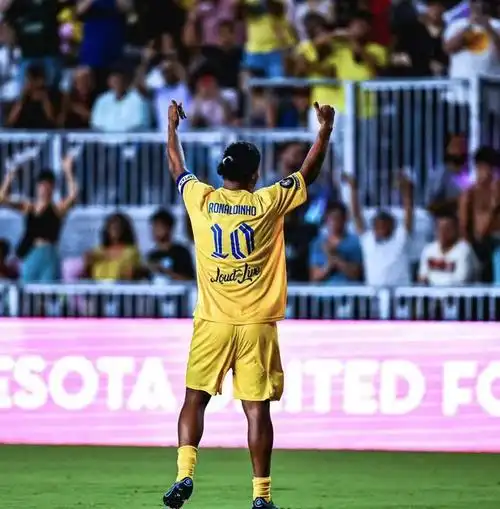 球迷期待 球迷期待