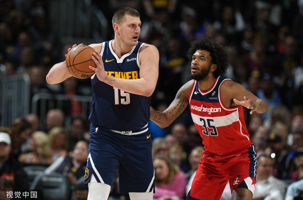 比赛中靠着 比赛中靠着