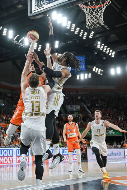 与伦比的团 与伦比的团